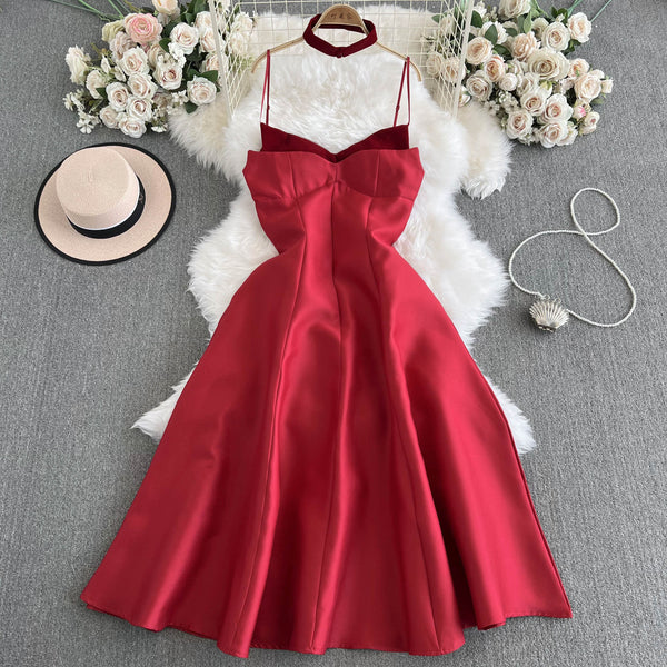 Vintage Volanlı Askılı Elbise ile Choker