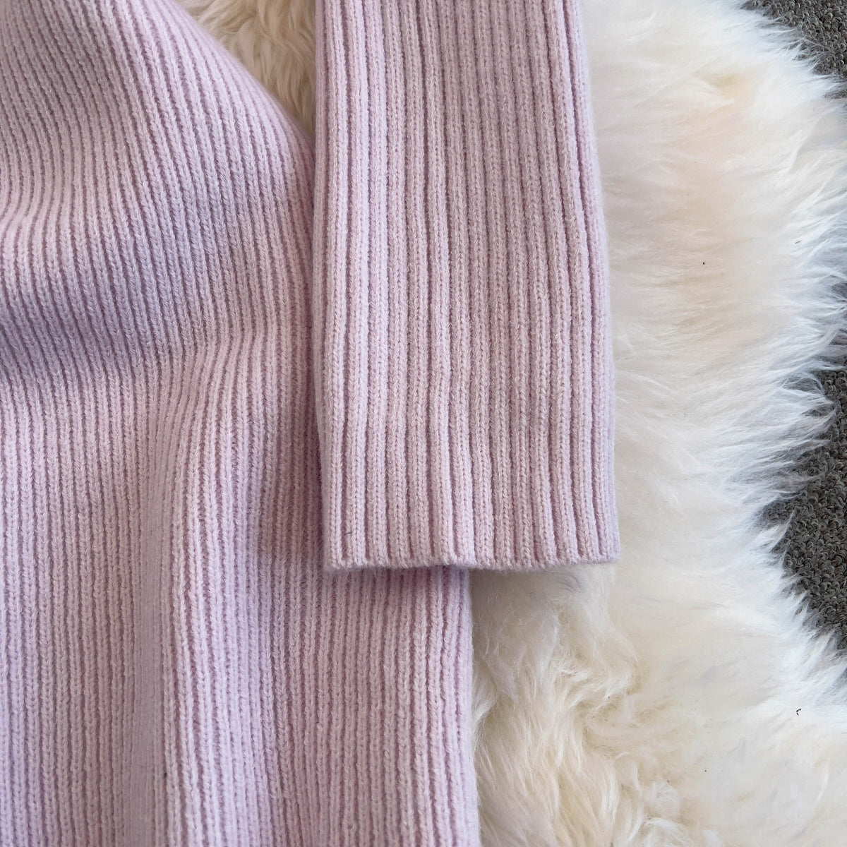 V-neck Knotted Knitted Fishtail Dress
