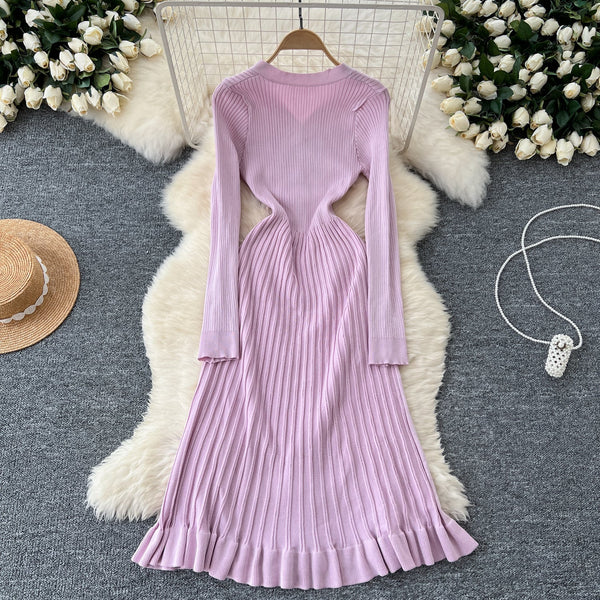Delicate V-neck Pleated Knitted Dress