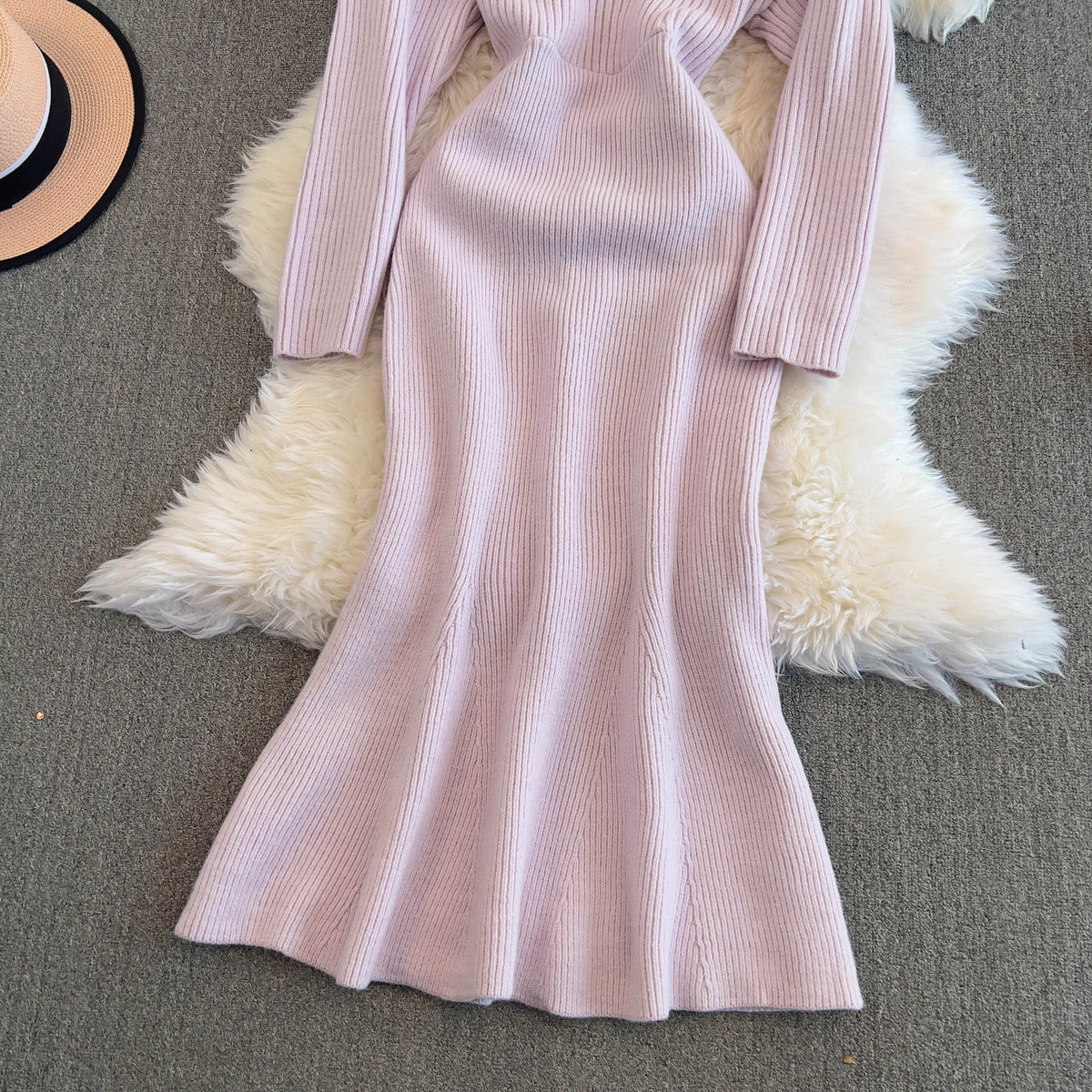 V-neck Knotted Knitted Fishtail Dress