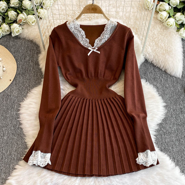Lace Trim Pleated Knitted Dress