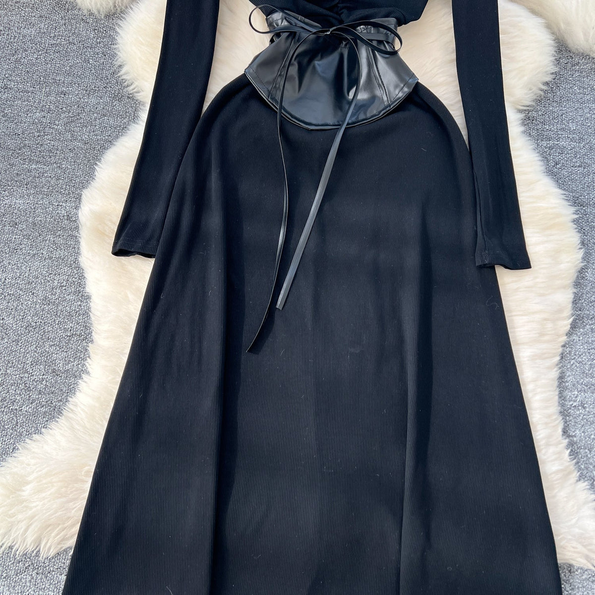 Niche Knitted Dress with PU Waistband