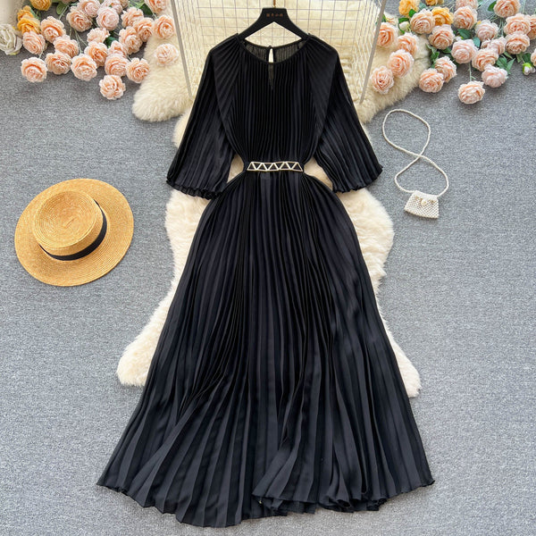 Elegant Round Collar Pleated Dress