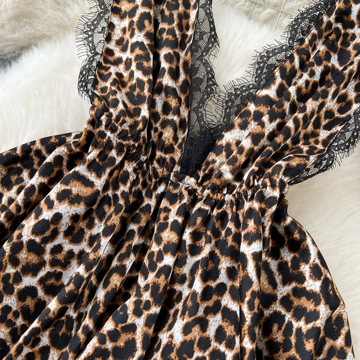 Leopard Printed V-neck Patchwork Dress