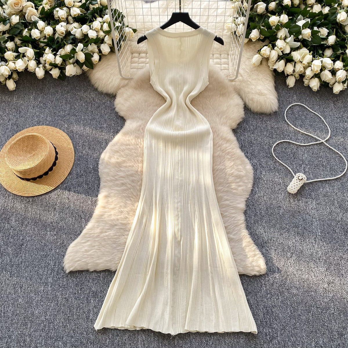 Round Collar Sleeveless Knitted Dress