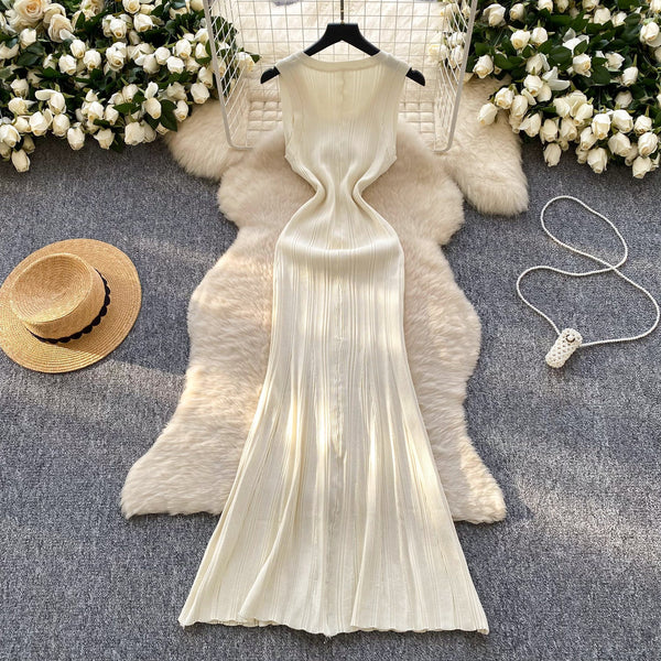 Round Collar Sleeveless Knitted Dress