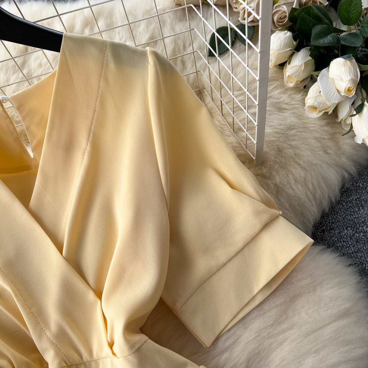 Solid Color V-neck Pleated Dress