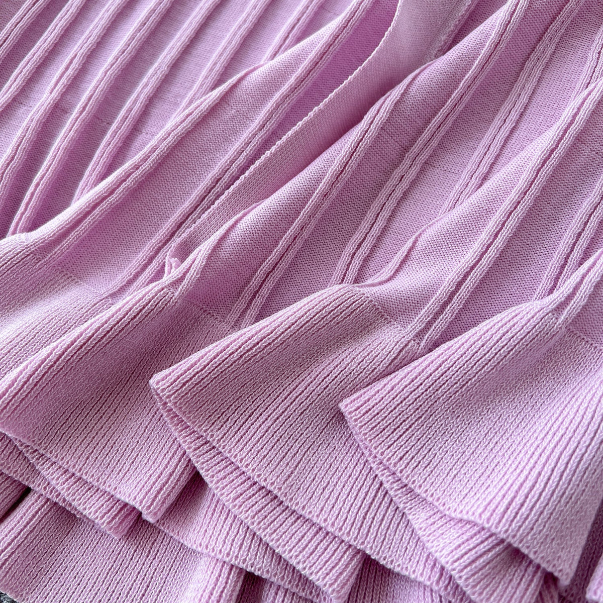 Delicate V-neck Pleated Knitted Dress
