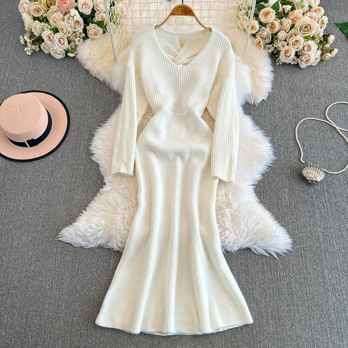 V-neck Knotted Knitted Fishtail Dress