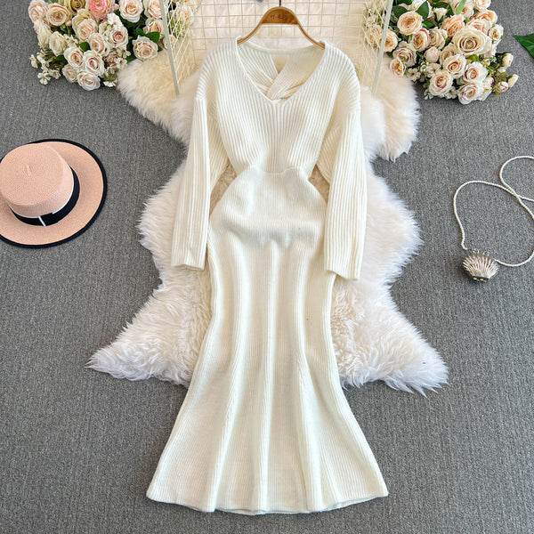 V-neck Knotted Knitted Fishtail Dress