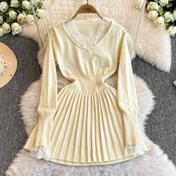 Lace Trim Pleated Knitted Dress