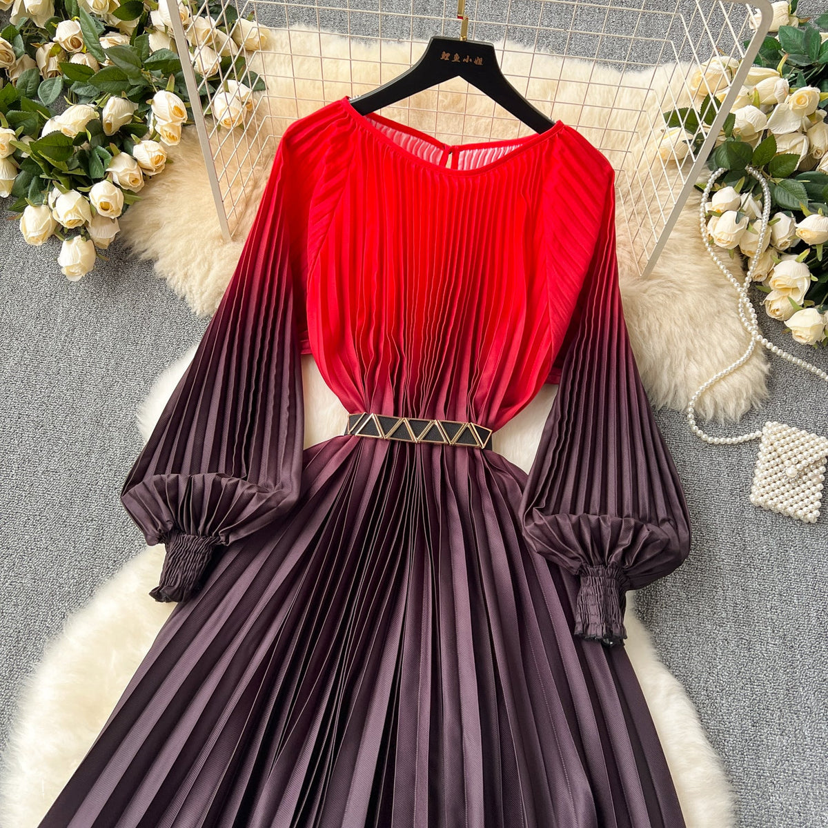 Elegant Gradient Color Pleated Dress