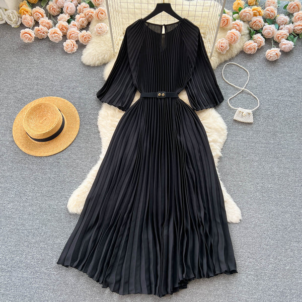 Elegant Round Collar Pleated Dress