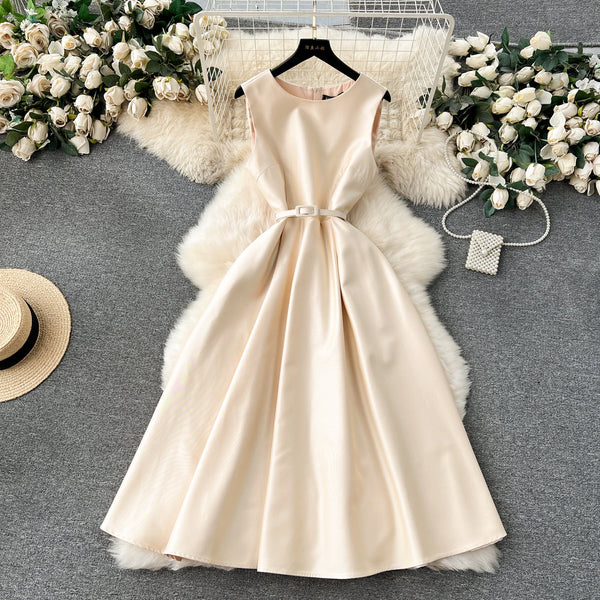 Courtly Sleeveless Solid Color Dress