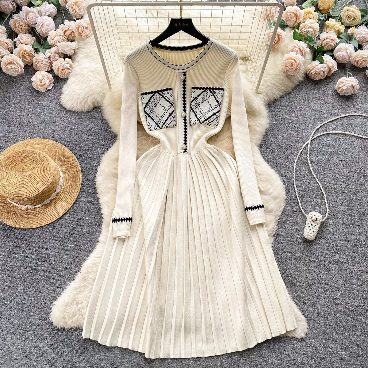 Round Collar Pleated Knitted Dress