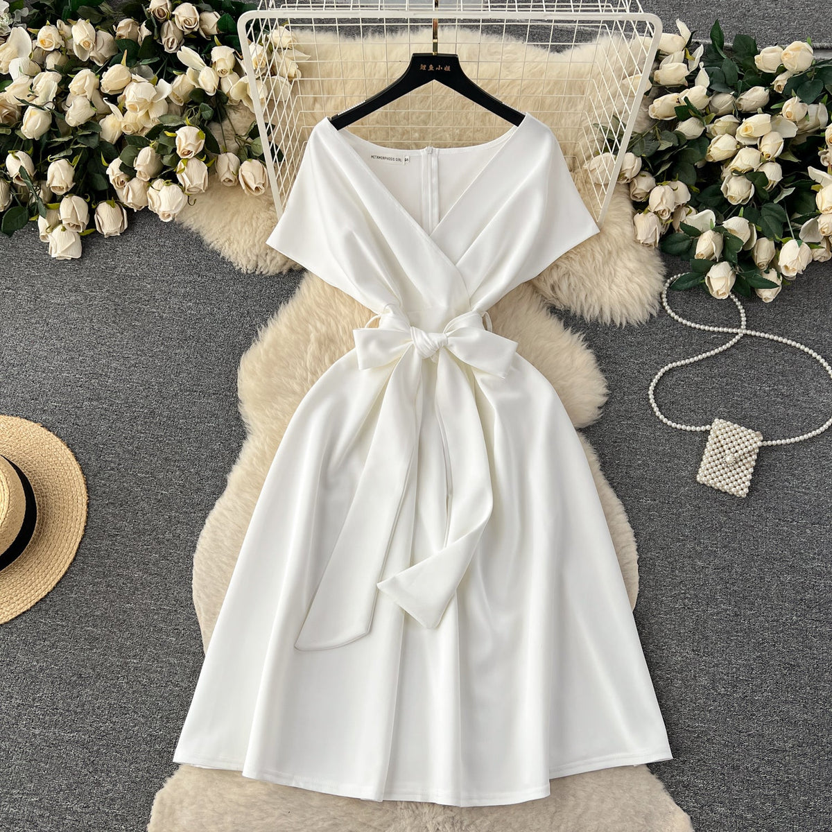 Niche Solid Color Lace-up Dress