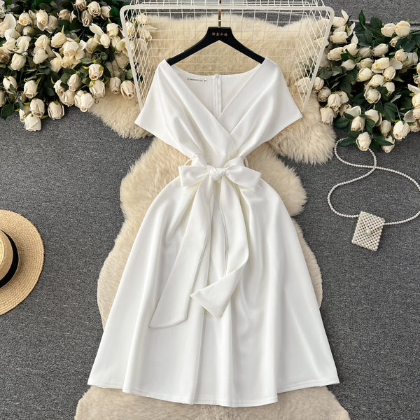 Niche Solid Color Lace-up Dress