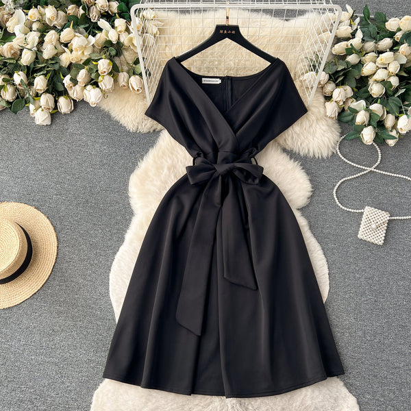 Niche Solid Color Lace-up Dress