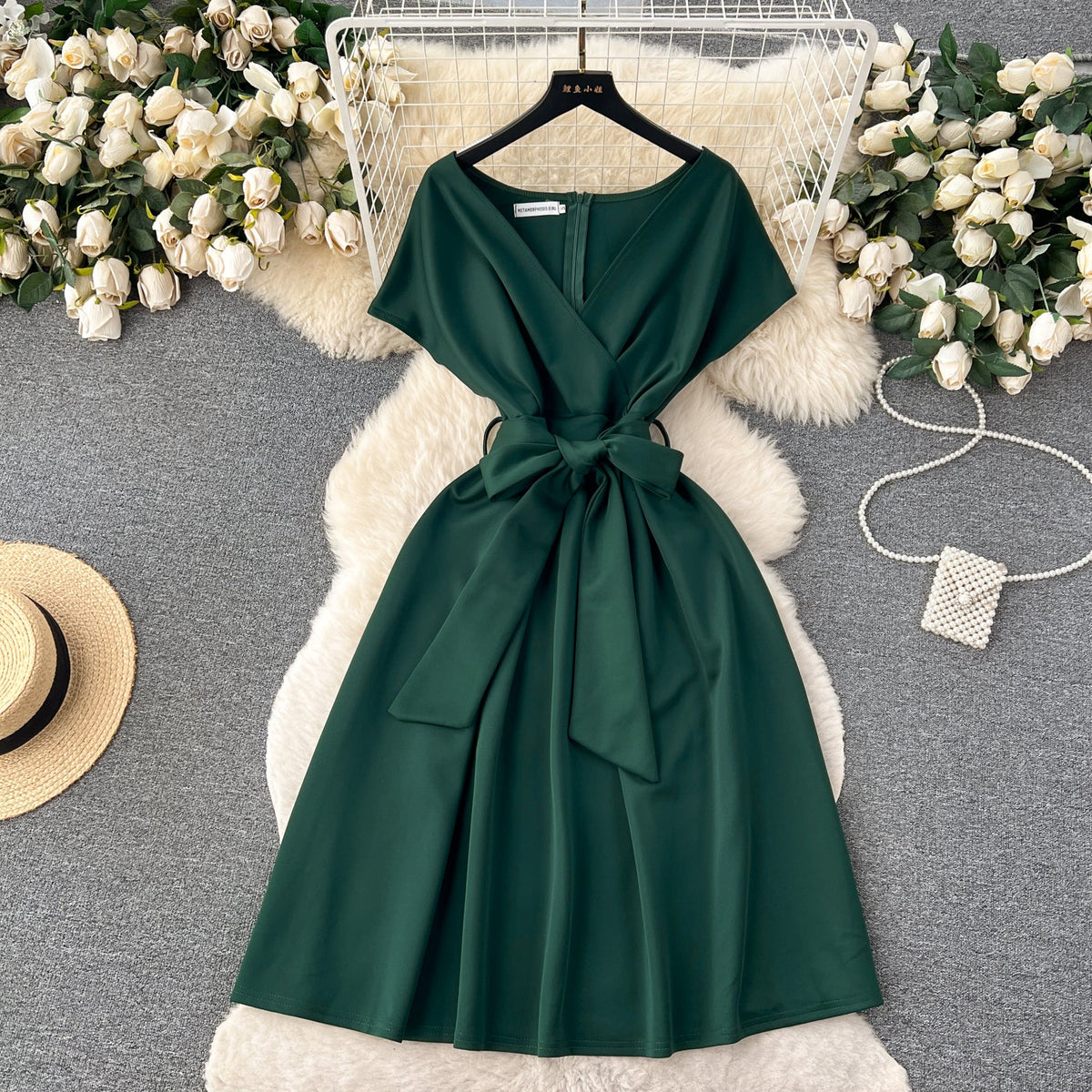 Niche Solid Color Lace-up Dress