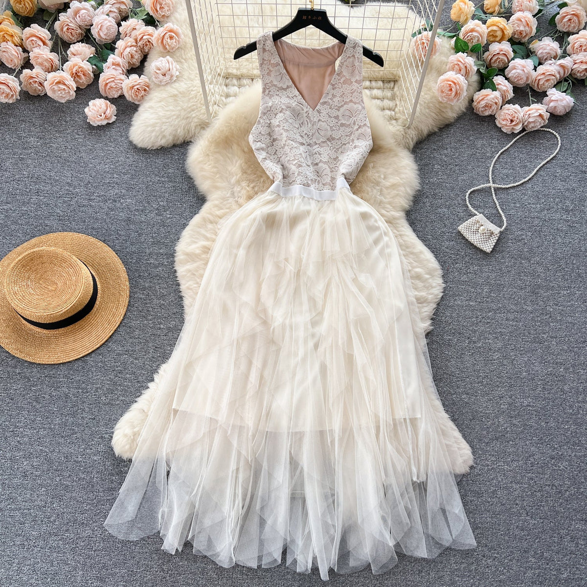 V-neck Mesh Patchwork Puffy Dress